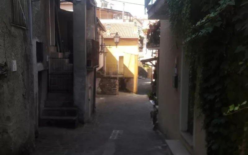 İçimdeki Balkona Doğru