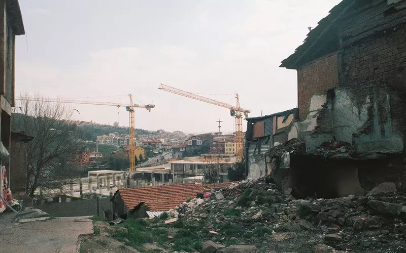 Dönüşüm Neye, Değişim Kime?